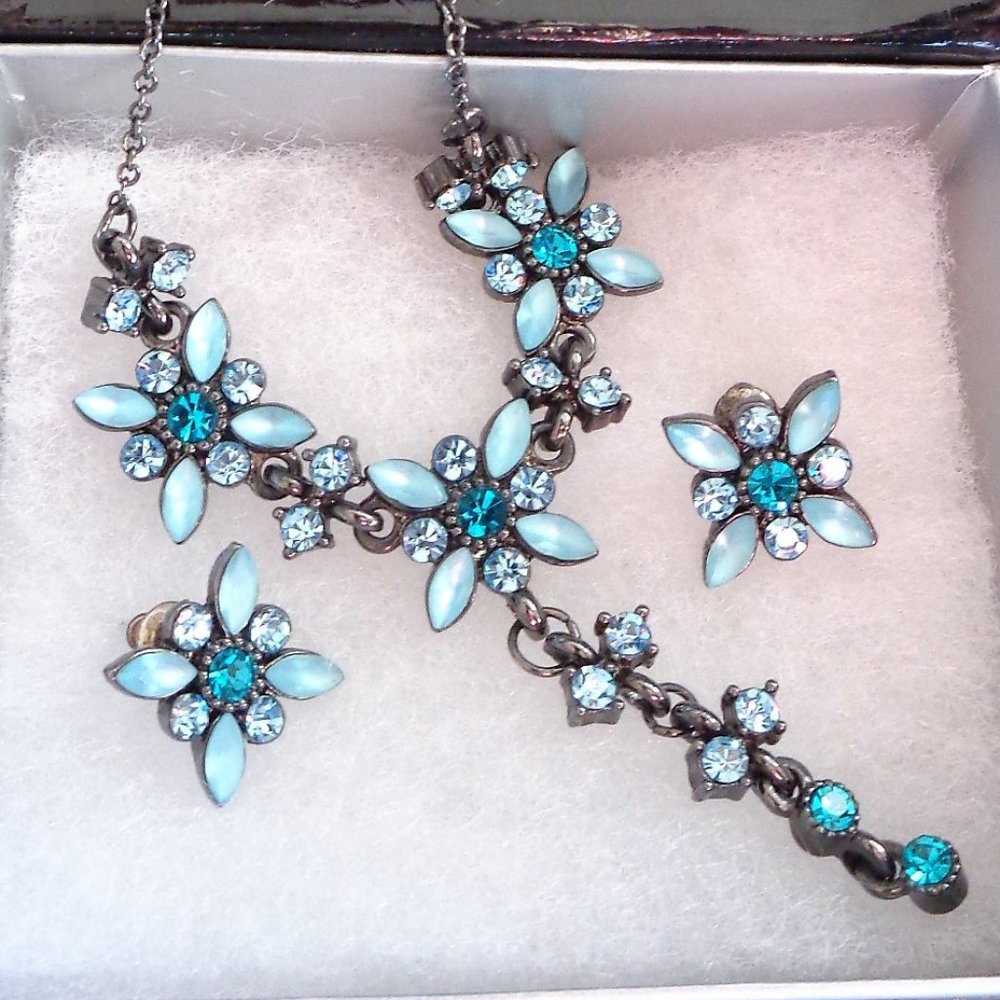 Blue Flower Necklace and Earing set
